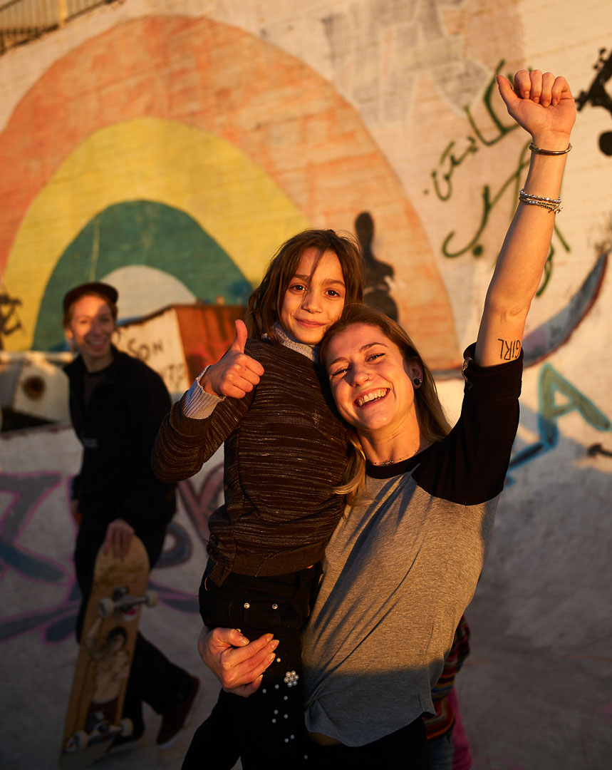 Marta Pruni e una bambina palestinese - ph. Andrè Lucat