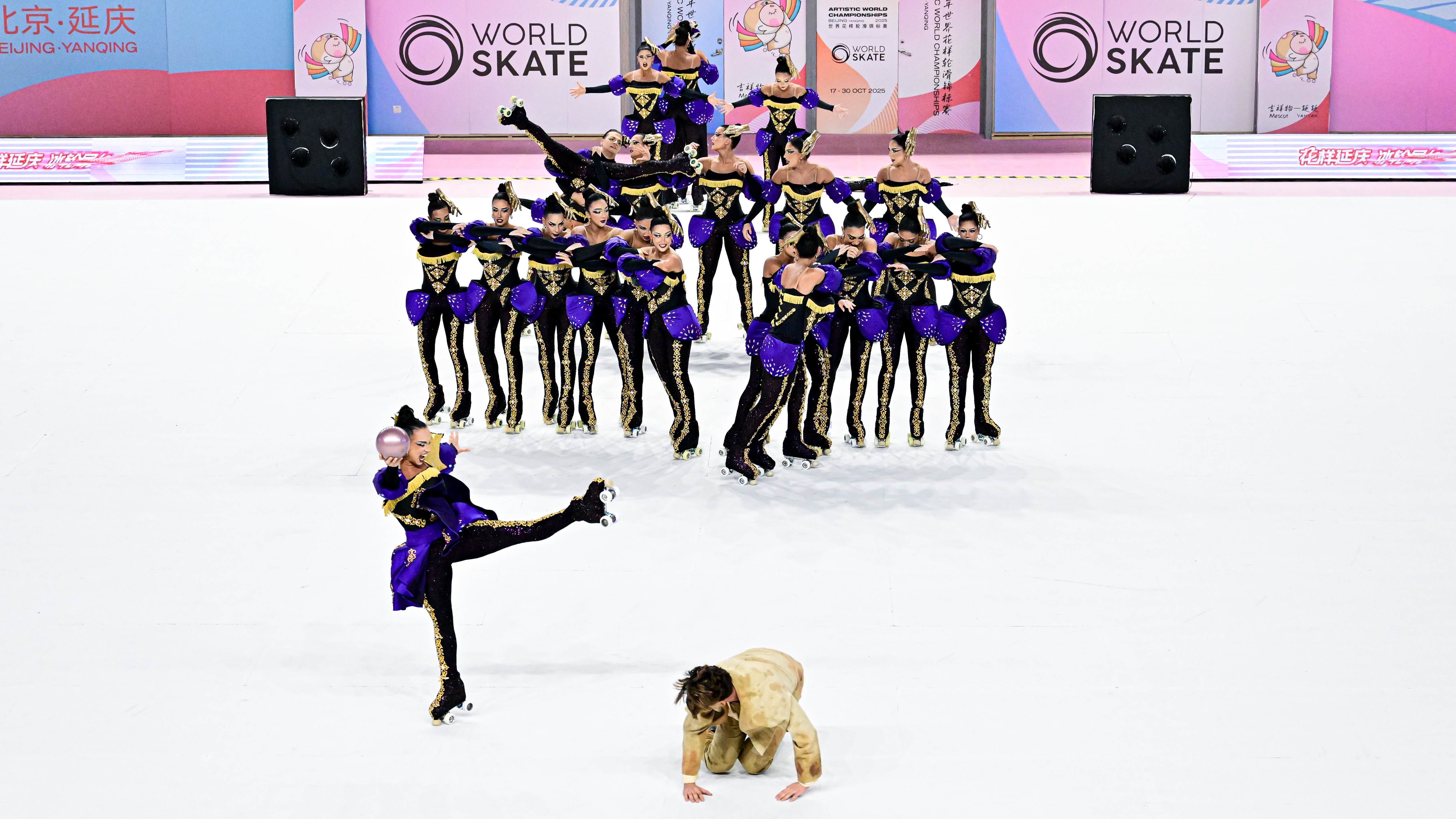 images/06_-3-_CRISTAL_SKATING_TEAM_ITA_-_NZ9_8786.jpg