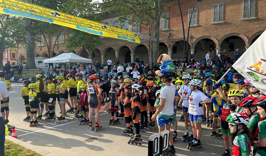 In Piazza Ariostea Pattinatori Spinea, Carrer e Bramante protagonisti del 65° Trofeo Internazionale del Lavoro “Città di Ferrara”