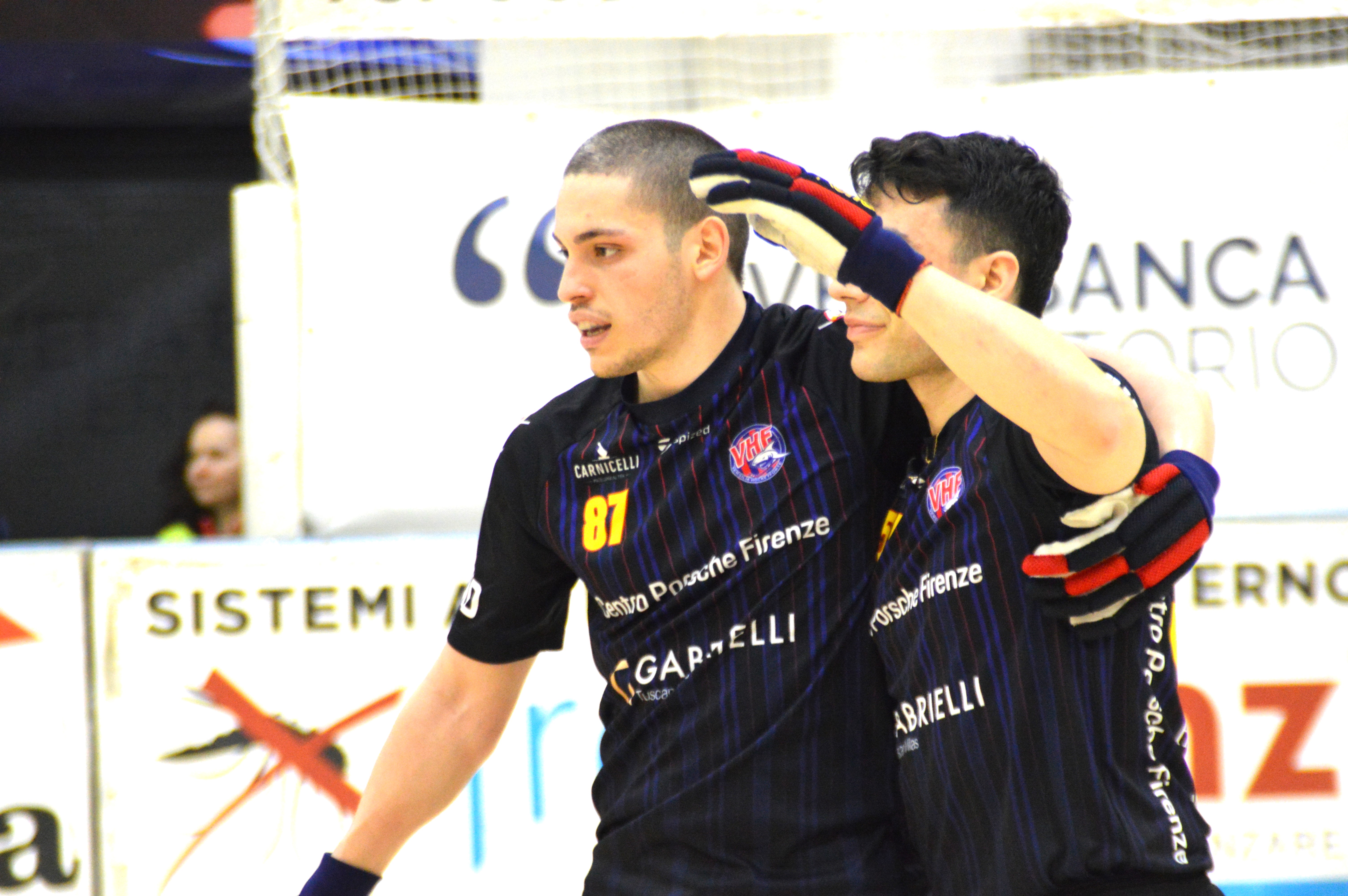 Forte prima semifinalista all'overtime. Servirà Gara-3 (martedì) per decidere la sua sfidante. Monza è già salvo.