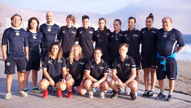 images/Nazionale_Femminile_e_Staff.jpeg