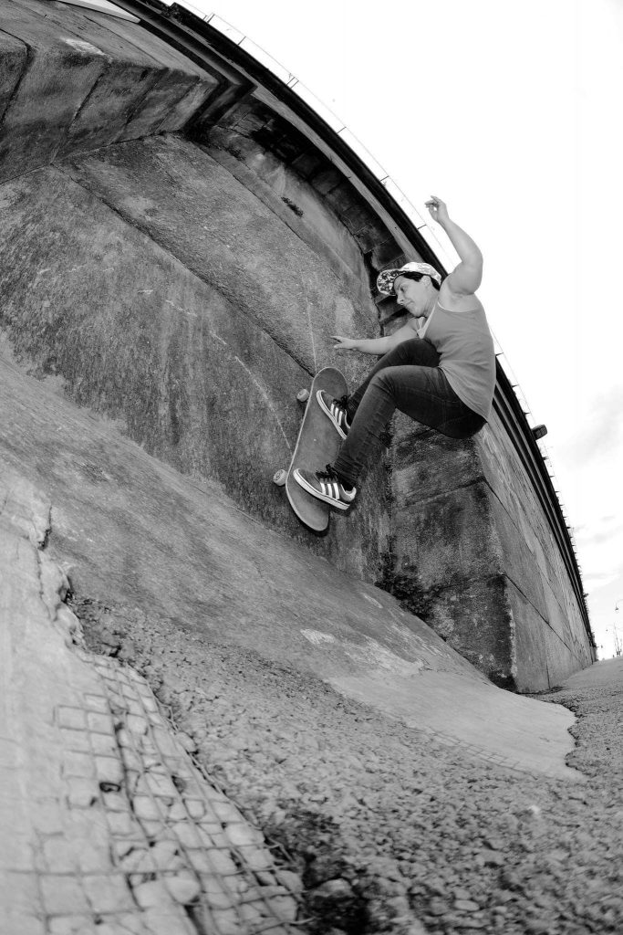 Giovanna Rinaudo wallride to fakie