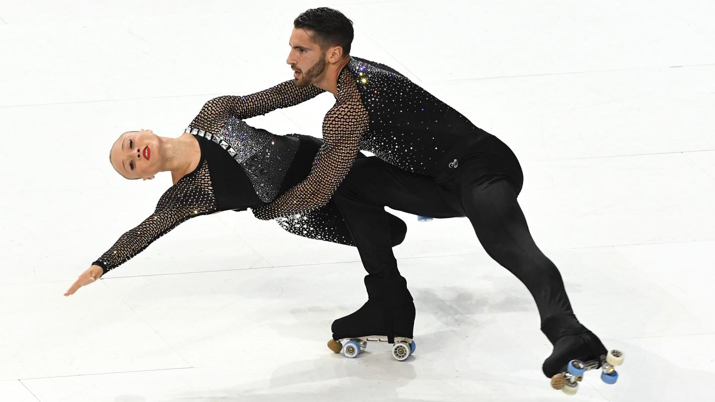 Wrg19 Artistico Il Podio Delle Coppie Artistico Si Tinge Momentaneamente Di Azzurro Dopodomani Il Lungo Per La Classifica Definitiva Federazione Italiana Sport Rotellistici