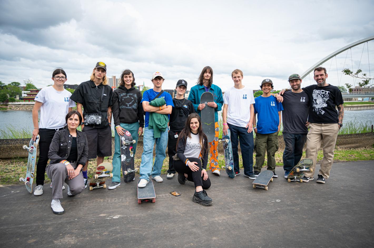 images/medium/itsb-dew-tour-group.jpg